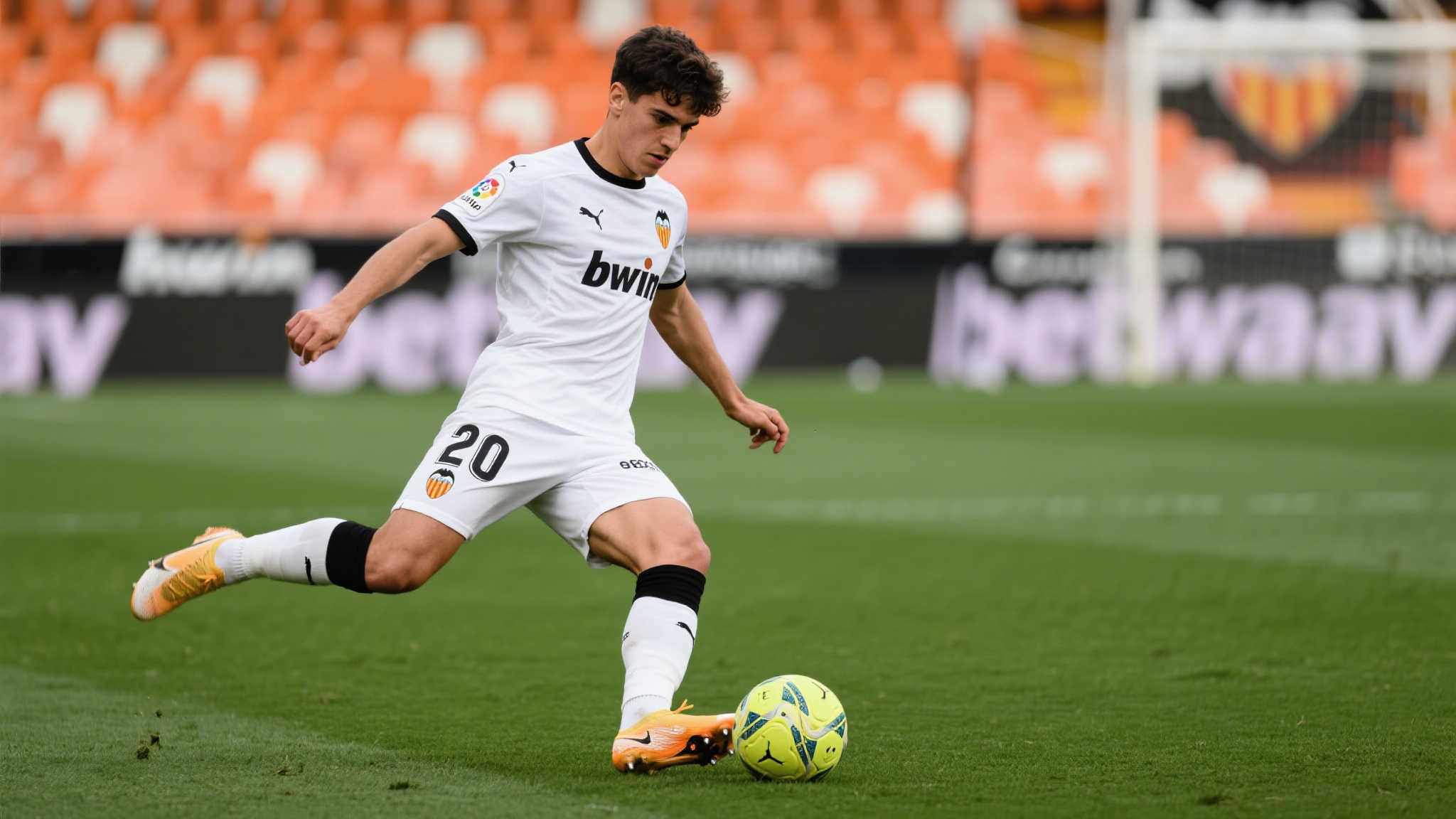 特别是在下 特别是在下